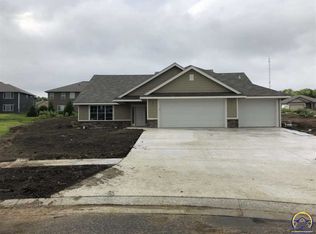 5742 SW Cedar Ct, Topeka, KS 66610