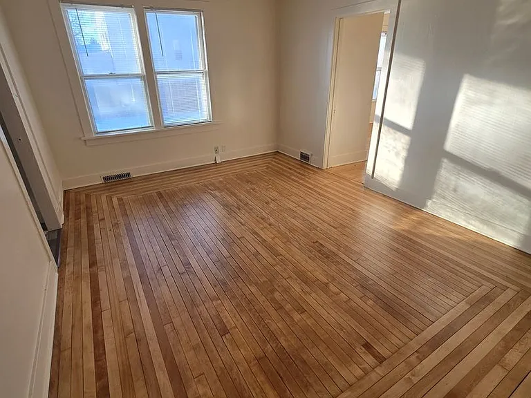 109 Milwaukee Ave W — Photo 1