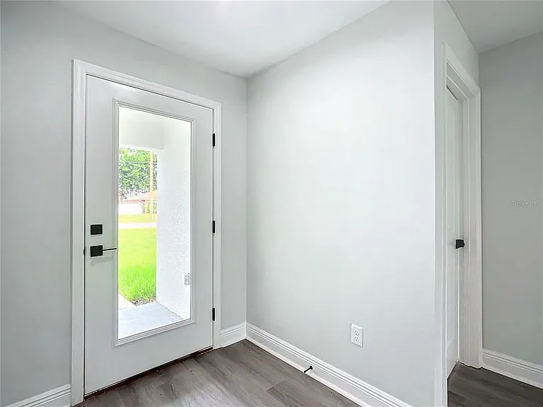 13609 SE 53rd Ave — Photo 3