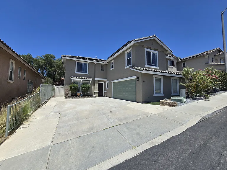 2136 Pointe Pkwy — Photo 1