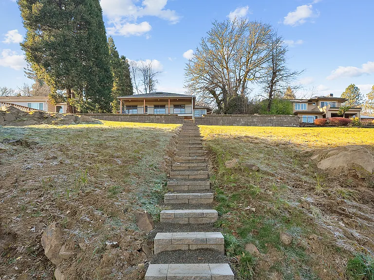 Glenmorrie Dr — Photo 56