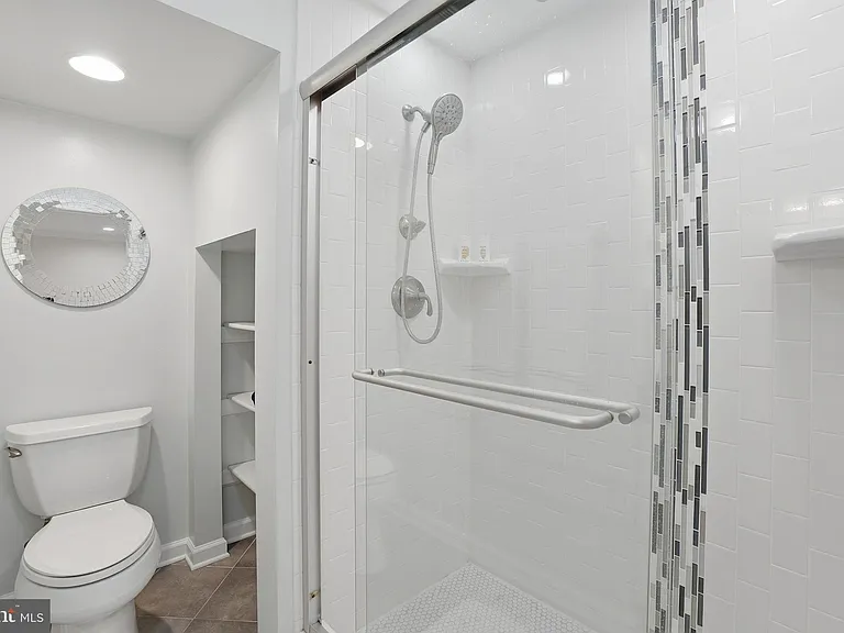 2528 S Walter Reed Dr #5 — Photo 16