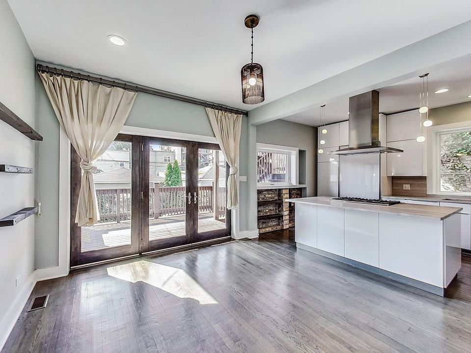 Kitchen & Dining (or family room; versatile floor plan)