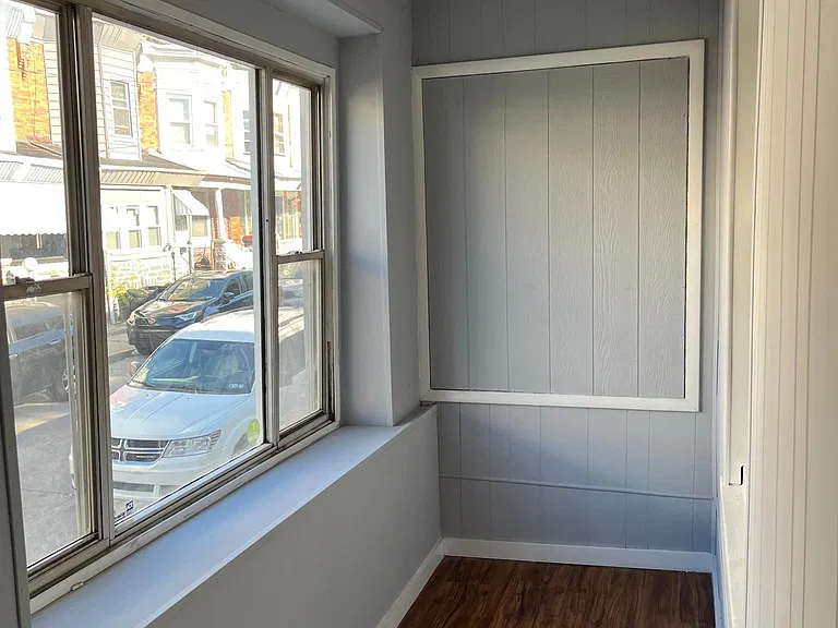 568 E Herman St — Photo 3