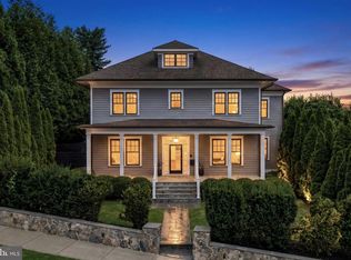 2361 N Edgewood St, Arlington, VA 22207