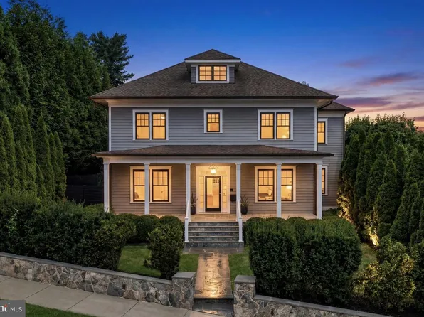 2361 N Edgewood St, Arlington, VA 22207