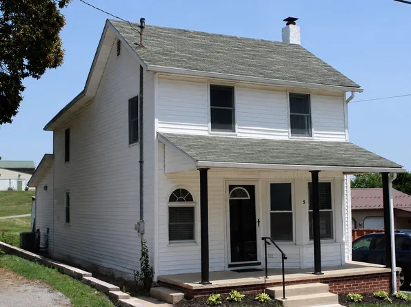 5 E Pennsylvania Ave, Stewartstown, PA 17363