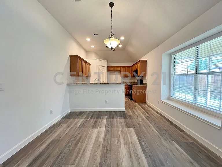 7800 Lancelot Rd — Photo 8