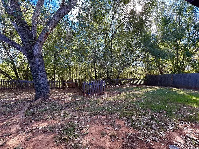 2222 Brook Dr — Photo 22