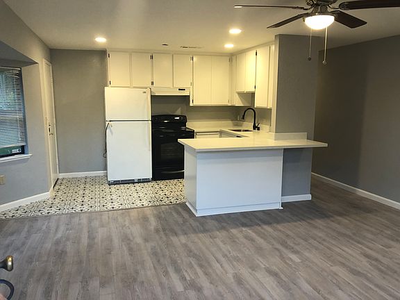 2nd image of 4572 1/2 Fair Oaks Blvd