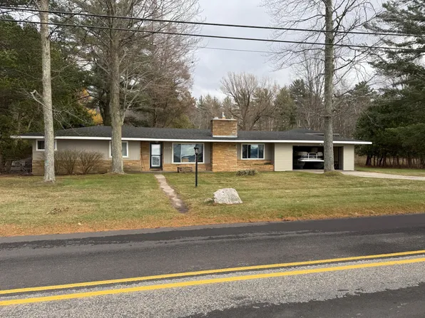 13305 Lakeside Ave, Bear Lake, MI 49614
