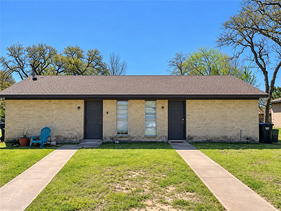 1300 Airline Dr
