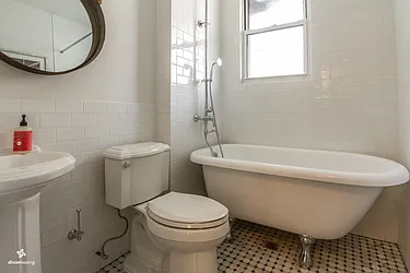 Rented by Dixon Advisory USA Inc.