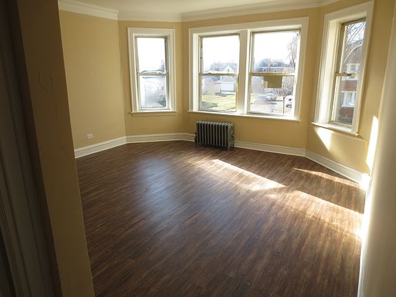2nd image of 6759 S Artesian Ave #2