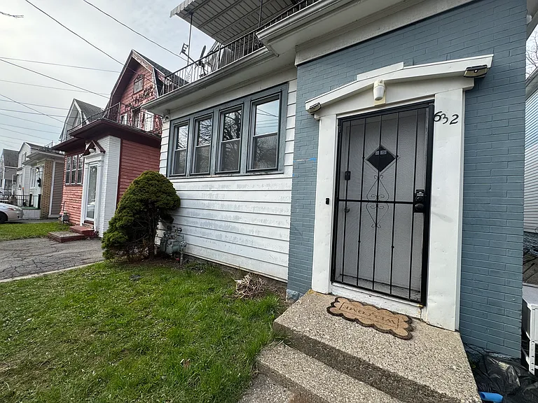 632 Lisbon Ave #1 — Photo 22