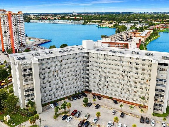 3rd image of 1401 NE Miami Gardens Dr APT 787
