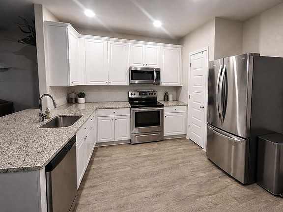 4th image of 3429 Canyon Rdg