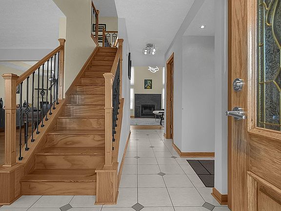 5th image of 9246 Windy Creek Dr