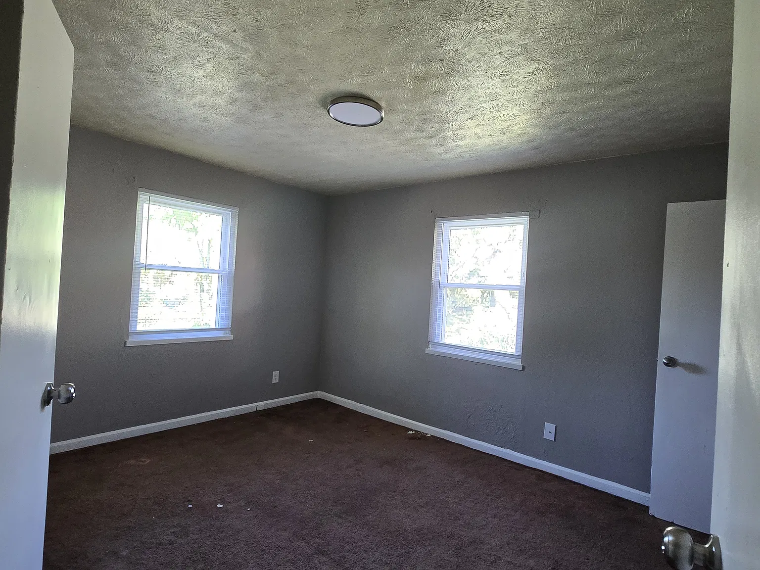 1921 W. Grand Ave, — Photo 3