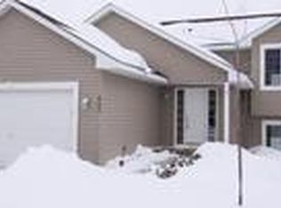 402 Rodeo Dr NW, Isanti, MN 55040
