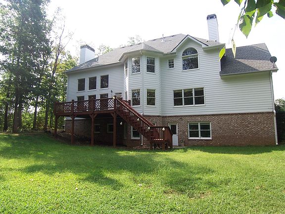Private Backyard on Cul de Sac Lot
