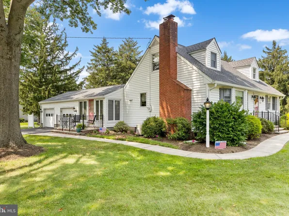 133 Susan Dr, Ewing, NJ 08638