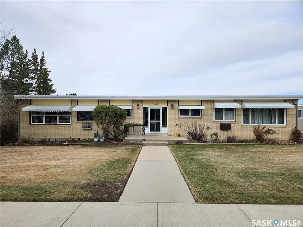 320 13th Avenue NE #8, Swift Current, SK S9H 2V9