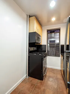 Rented by City Connections Realty | media 14