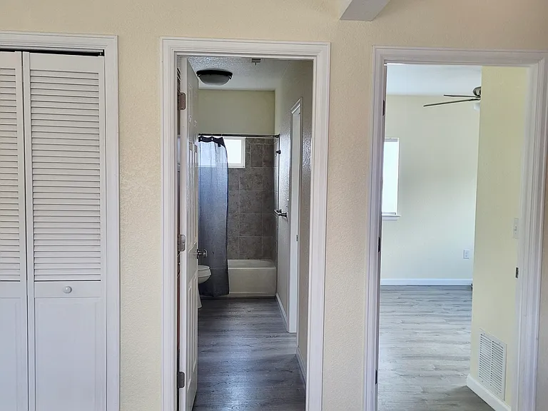 1527 W Colorado Ave #201 — Photo 24