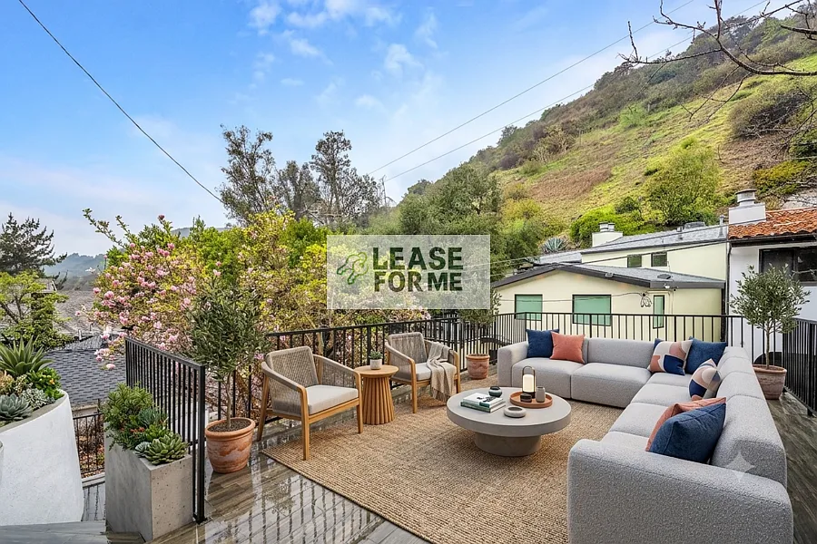 9848 Portola Dr