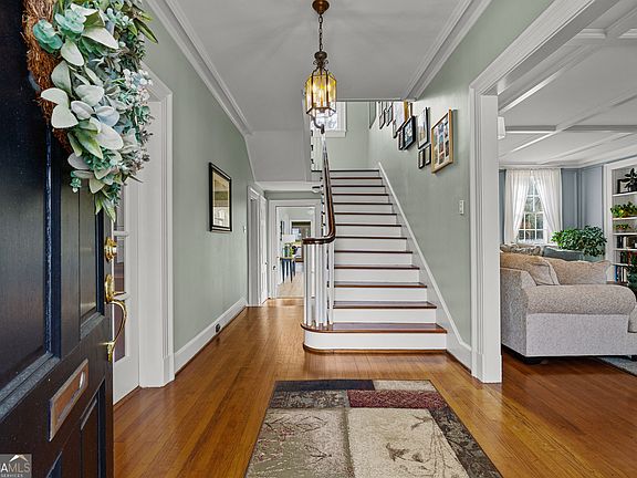 5th image of 403 College Ave