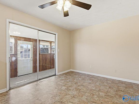 5th image of 742 Williams St SW