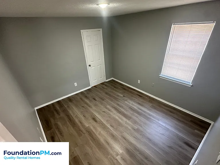 686 Westview Rd #1 — Photo 9