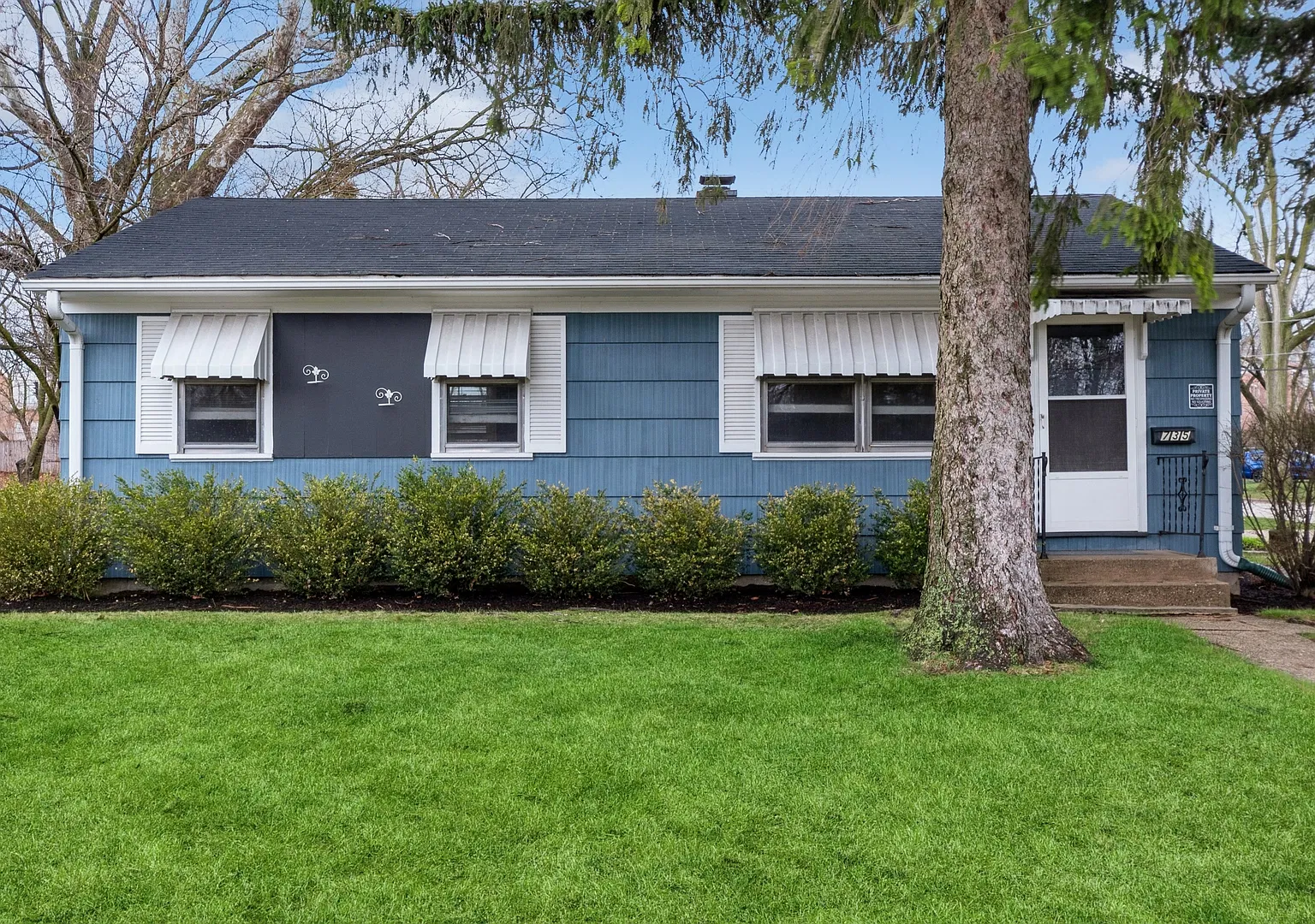 3 bed, 936 sqft, $2,600 — Photo 1