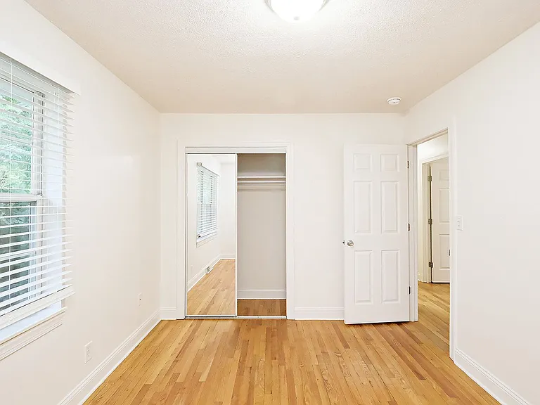 117 Longwood Dr #B — Photo 6