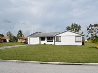 2082 SE West Dunbrooke Cir, Port Saint Lucie, FL 34952