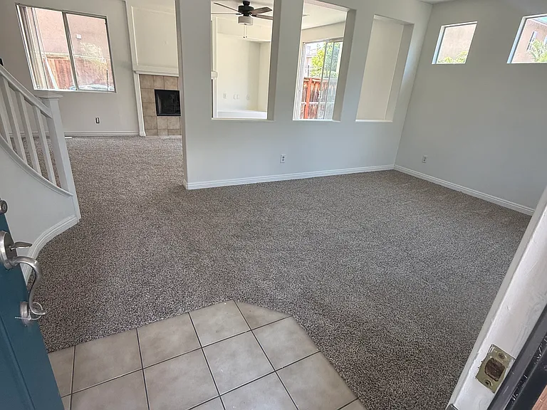 11350 Pond Ln — Photo 3