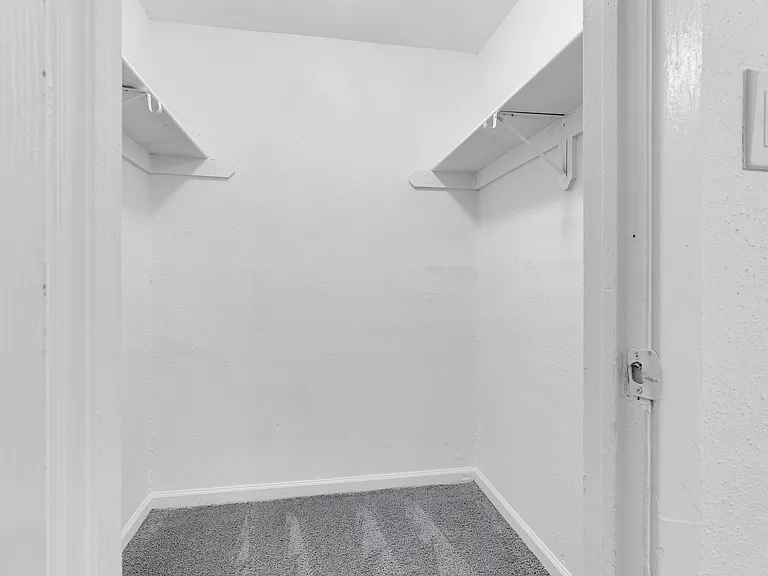 Villa Nueva Apartments — Photo 68
