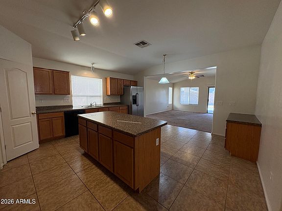 5th image of 1359 E Racine Dr