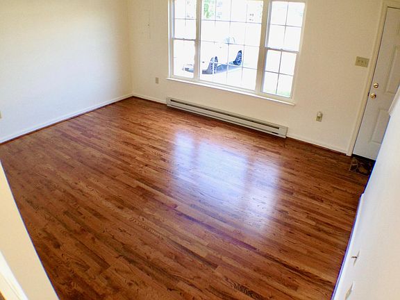 3rd image of 203 Little River Dr