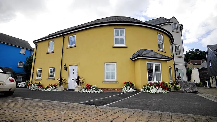 Rented by Nest Seekers International | media 40