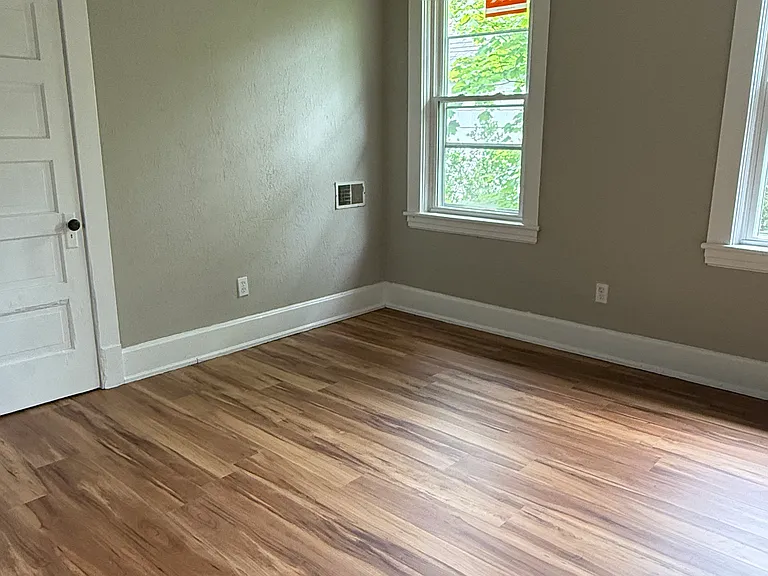 401-403 Highland Ave — Photo 15