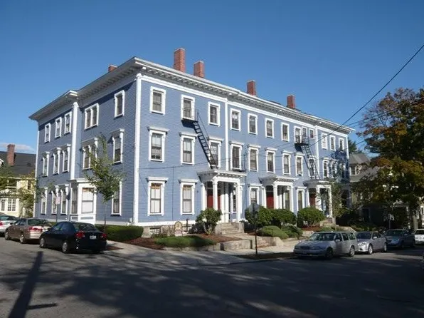 182 Bowen St APT 12, Providence, RI 02906