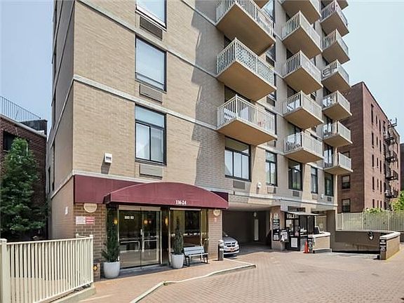 4th image of 11624 Grosvenor Ln APT 11A