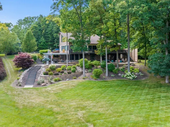245 Ln 650b Snow Lk, Fremont, IN 46737
