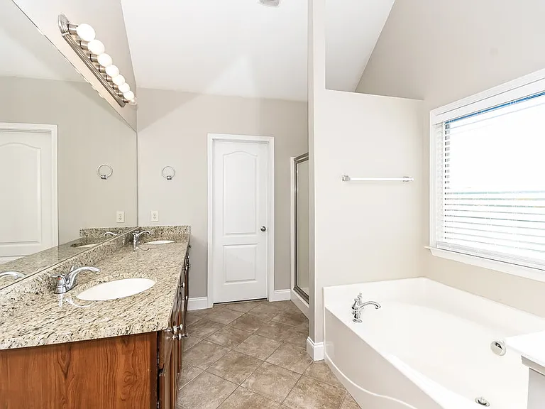 717 Midway Ave — Photo 14