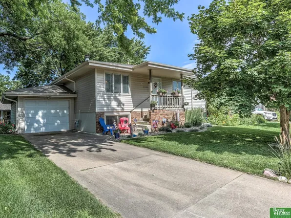 4936 S 98th Avenue Cir, Omaha, NE 68127
