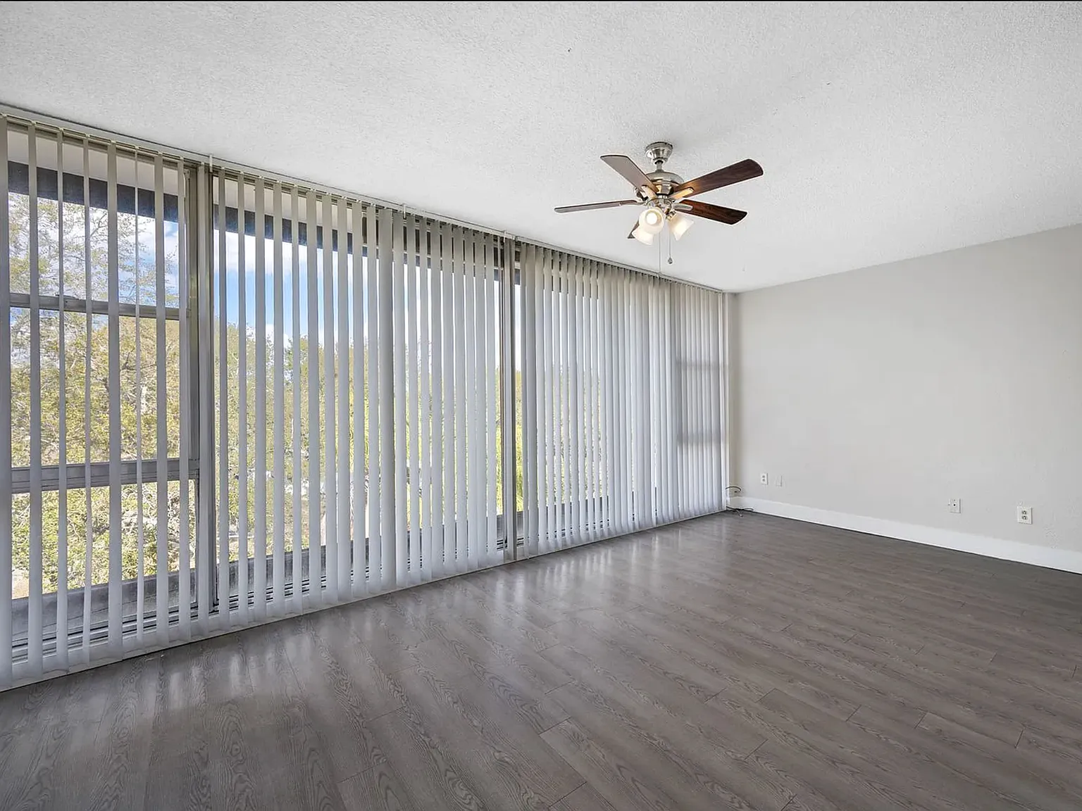 1 bed, 700 sqft, $1,600 — Photo 3