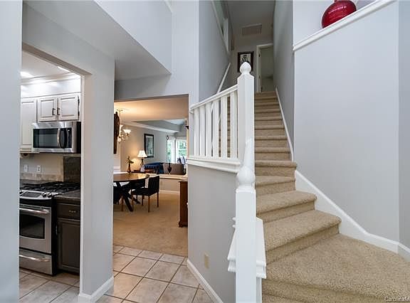 5th image of 6407 Scarlet Oak Ln