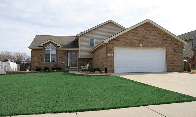 1st image of 680 Marilyn Dr